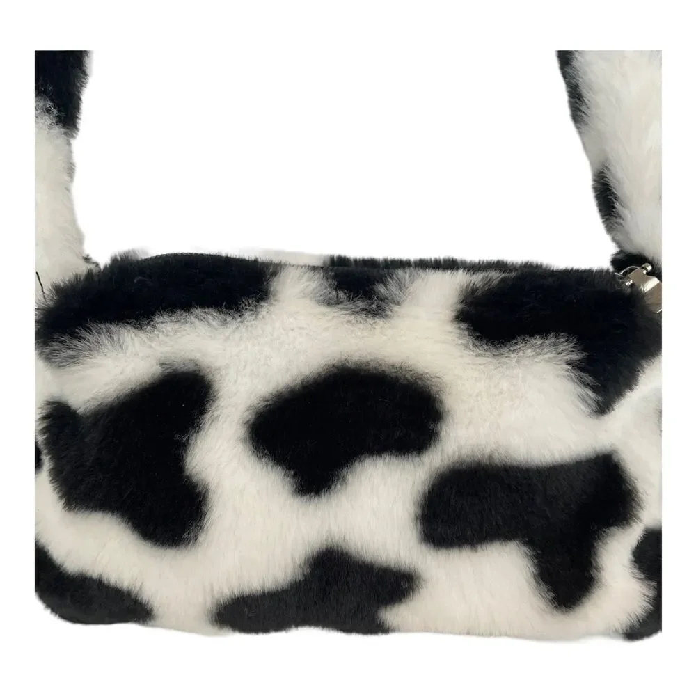 FAUX FUR BLACK AND WHITE ZIP BAG‎